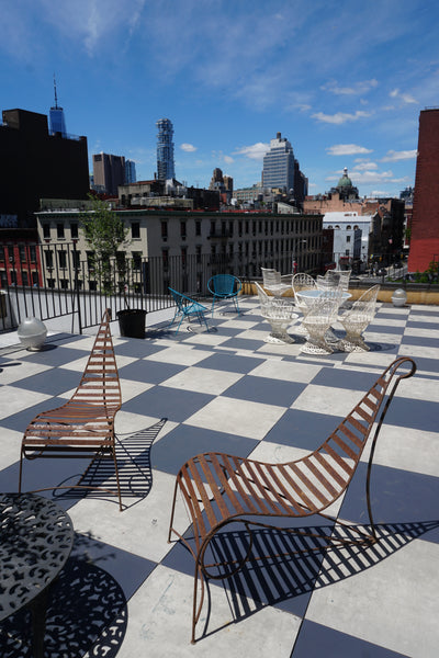 A Pair of Postmodern Spine Lounge Chairs – kalei